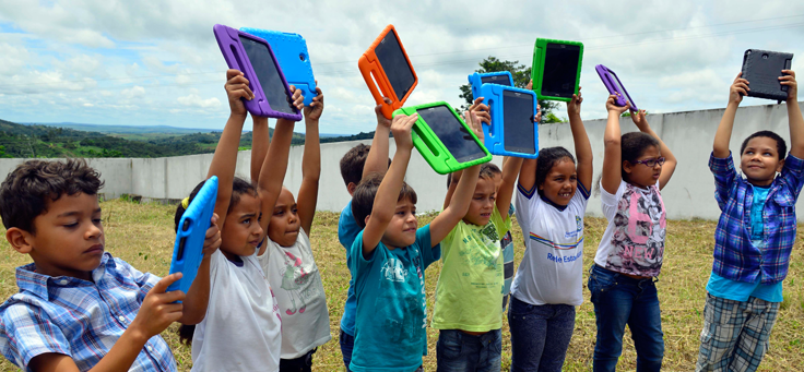 Laboratório oferece 150 tablets para os alunos e 120 notebooks para que os professores possam usar durante suas aulas.