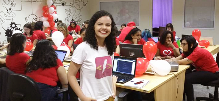 Soraya Roberta dos Santos criou o projeto poesia Compilada, que une poesia e programação, para repensar metodologias de ensino dos algoritmos