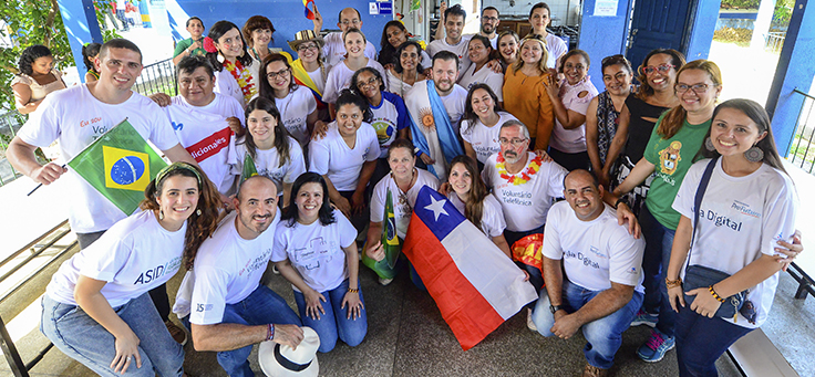 Por duas semanas 17 voluntários do Grupo Telefônica de 9 países trabalharam para transformar a Escola Municipal Lili Benchimol