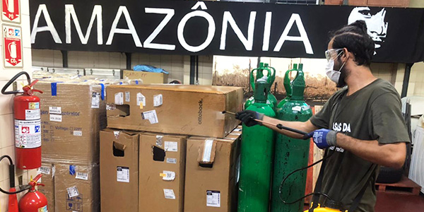 Imagem registra a doação de equipamentos médicos doados pela Fundação Telefônica Vivo em ação emergencial de apoio ao Amazonas