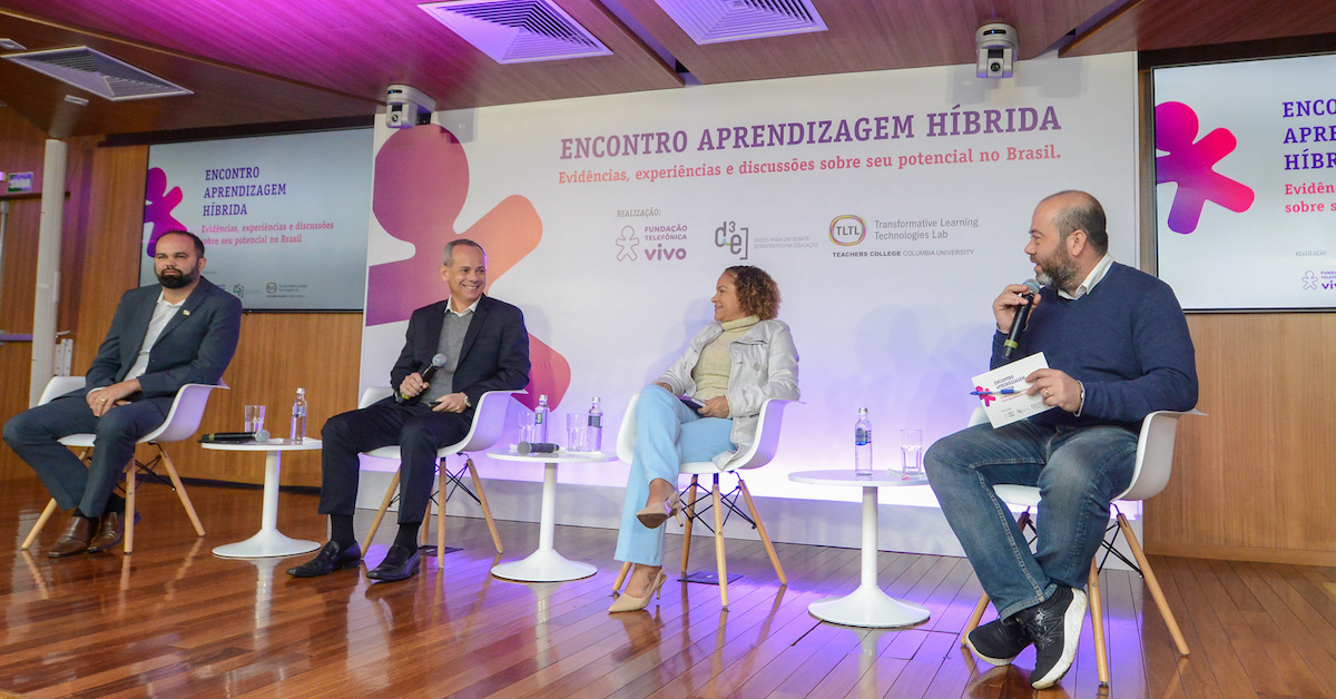 Roni Miranda, Maria Elizabete de Araújo e Fred Amancio participam da mesa “Experiências nacionais: reflexão sobre as práticas”, mediado por Americo Mattar