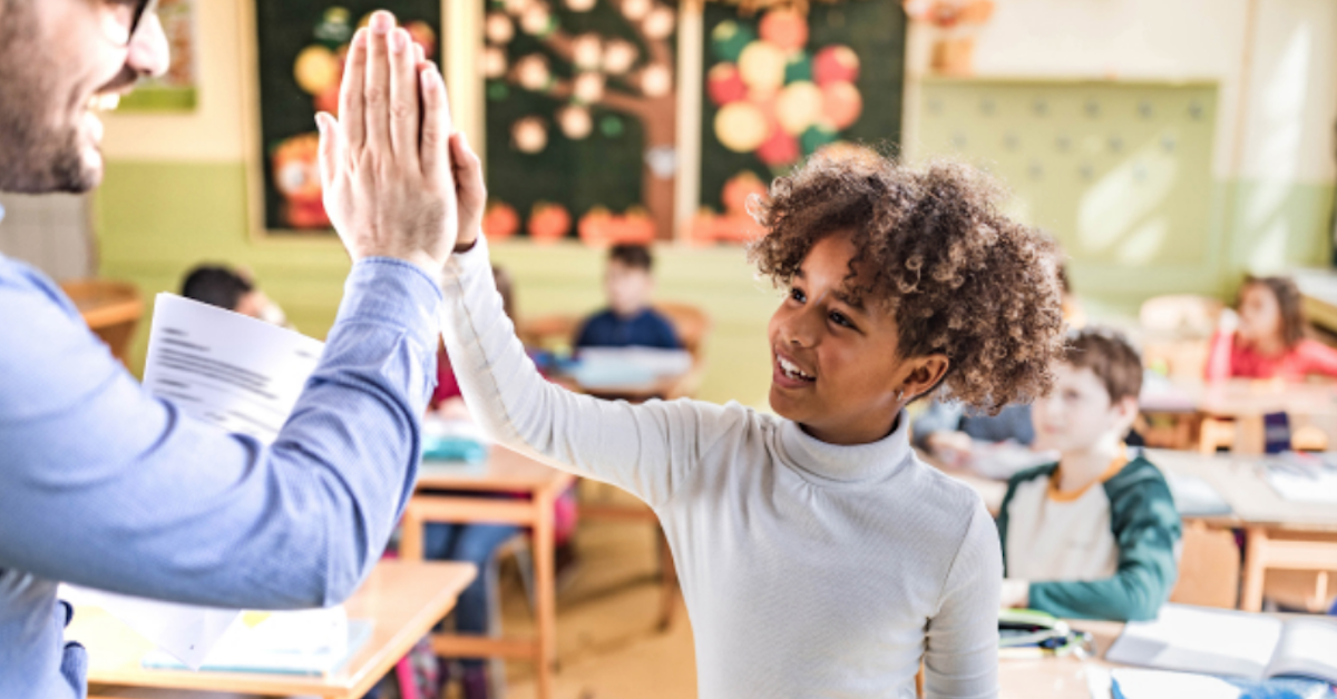 Novas formações da plataforma Escolas Conectadas pretendem apoiar os educadores na recomposição de aprendizagem