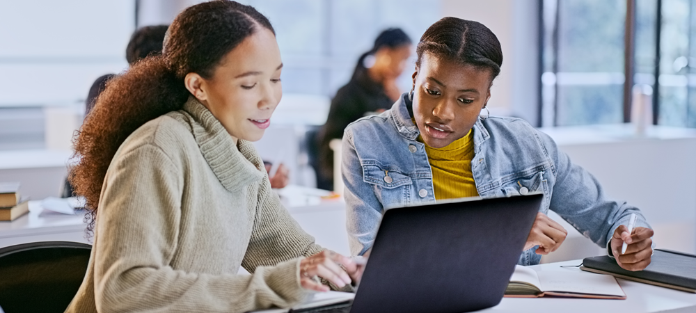 Mais mulheres conseguem empregos na área de tecnologia