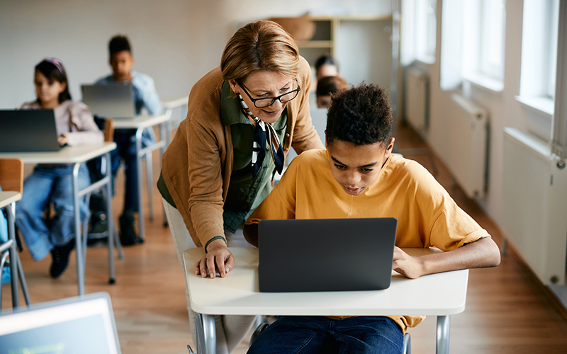 Confira o impacto do trabalho de formação em competências digitais para professores nas escolas públicas do Mato Grosso.