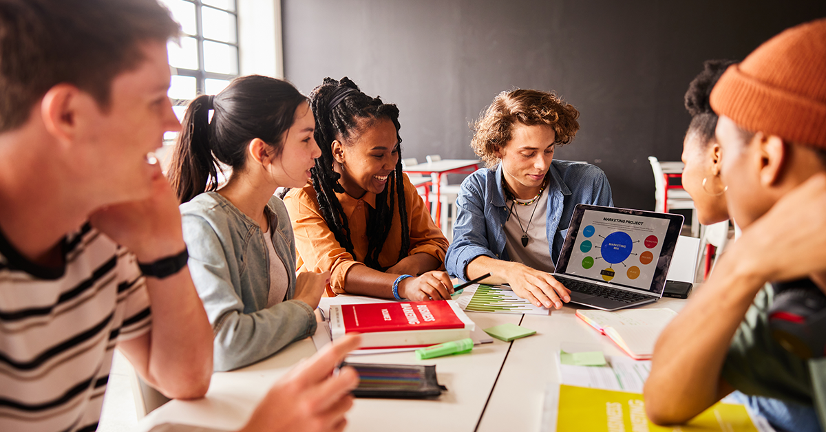 Maratonas acadêmicas permitem testar conhecimentos e vivenciar na prática o que se aprende em sala de aula.