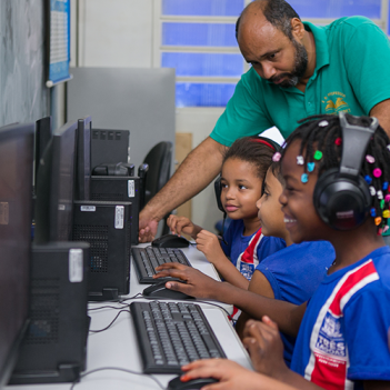 O ensino personalizado de matemática, com o apoio de tecnologias digitais conectadas à realidade dos estudantes dos anos iniciais do Ensino Fundamental, é valioso para a aprendizagem